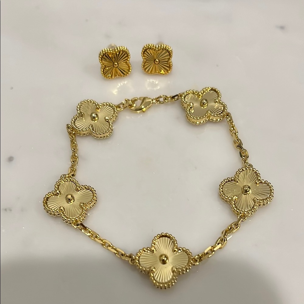 Gold Clover Bracelet and Earrings Set